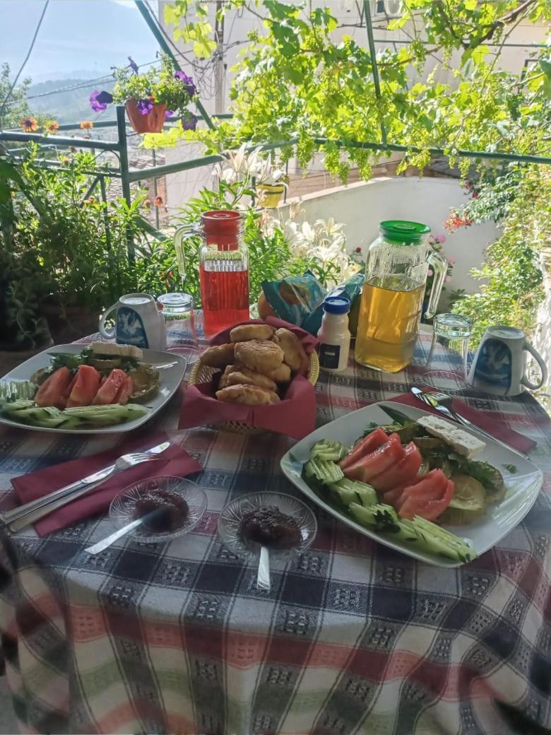 Relax Camping Gjirokastër Dış mekan fotoğraf