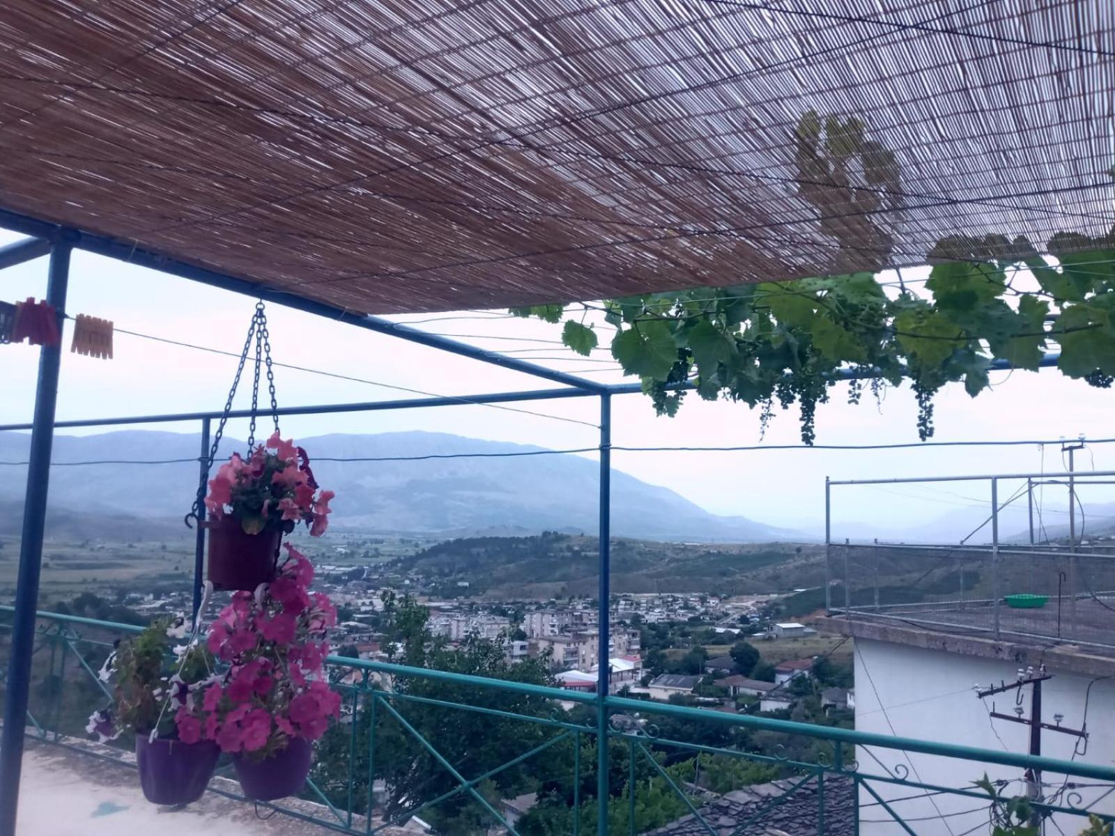 Relax Camping Gjirokastër Dış mekan fotoğraf
